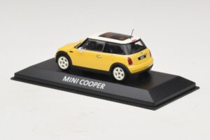 Mini Cooper S R53 Gul Med Gult Panoramatak Minichamps 1:43 MINI029 Metall — bild 3 av 4