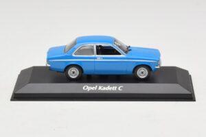 Opel Kadett C Blå Maxichamps 1:43 940045601 Metall