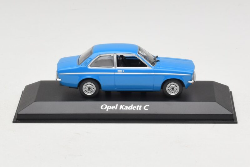 Opel Kadett C Blå Maxichamps 1:43 940045601 Metall