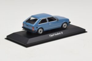 Opel Kadett D Blå Maxichamps 1:43 940044100 Metall — bild 2 av 5