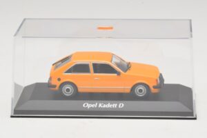 Opel Kadett D Orange Maxichamps 1:43 940044101 Metall — bild 4 av 5