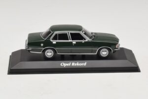 Opel Rekord D Mörkgrön Maxichamps 1:43 940044001 Metall