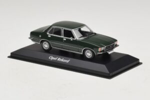 Opel Rekord D Mörkgrön Maxichamps 1:43 940044001 Metall — bild 3 av 5