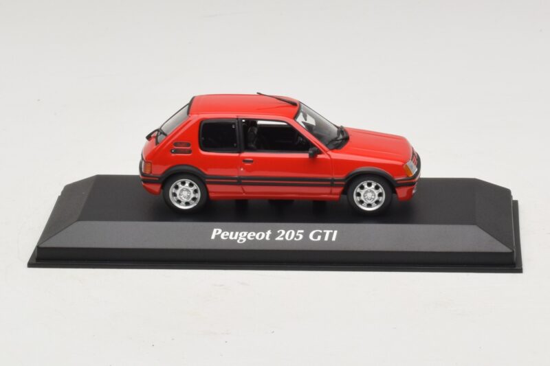Peugeot 205 GTi Röd Maxichamps 1:43 940112300 Metall