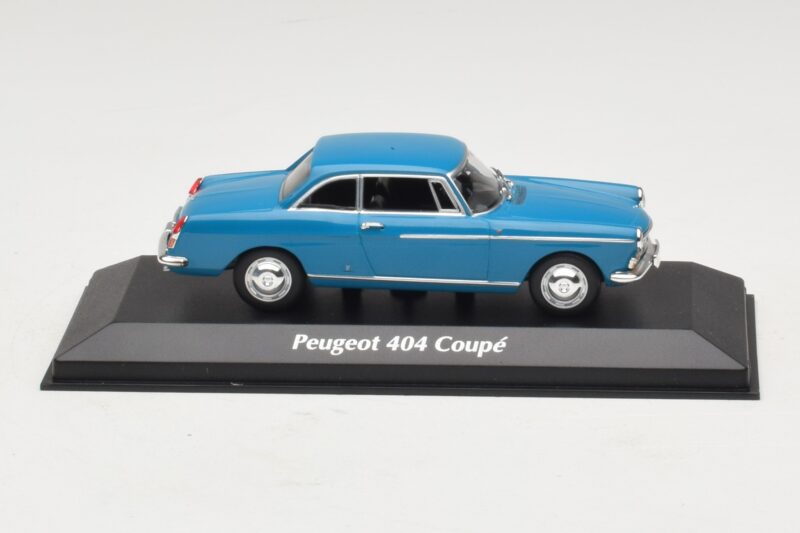 Peugeot 404 Coupé Blå Maxichamps 1:43 Peugeot 404 Coupé Blå Maxichamps 1:43 940112921 Metall