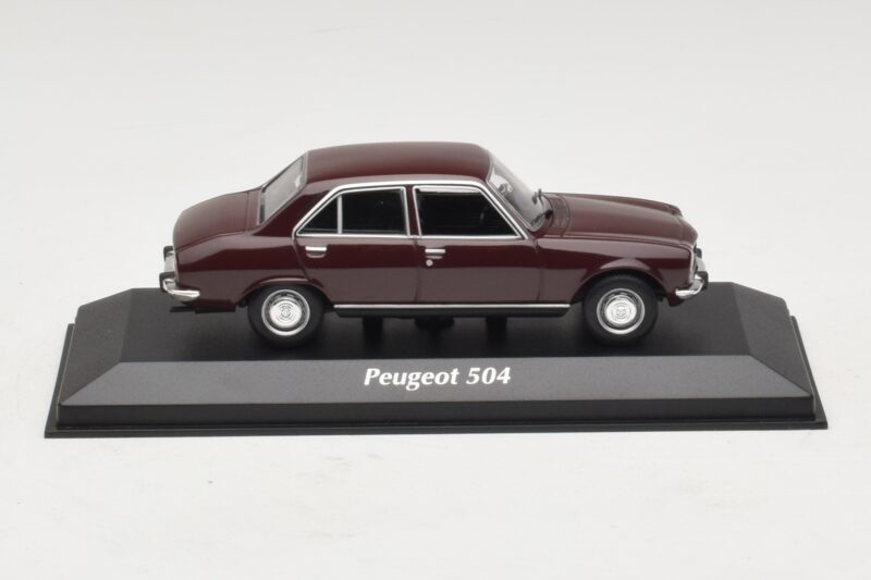 Peugeot 504 Mörkröd Maxichamps 1:43 940112500 Metall
