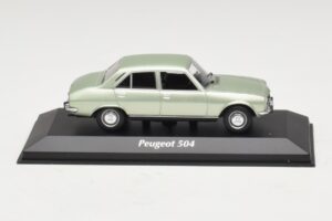Peugeot 504 Ljusgrön Metallic Maxichamps 1:43 Peugeot 504 Ljusgrön Metallic Maxichamps 1:43 940112501 Metall