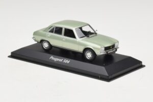 Peugeot 504 Ljusgrön Metallic Maxichamps 1:43 940112501 Metall — bild 3 av 5