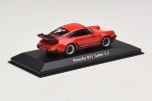 Porsche 911 930 Turbo 3.3 Röd Maxichamps 1:43 940069000 Metall — bild 2 av 5