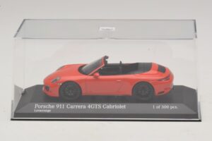 Porsche 911 991.1 Carrera 4 GTS Cabriolet Orange Minichamps 1:43 410067331 Metall — bild 4 av 5