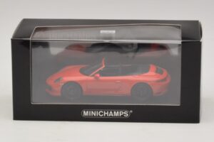Porsche 911 991.1 Carrera 4 GTS Cabriolet Orange Minichamps 1:43 410067331 Metall — bild 5 av 5