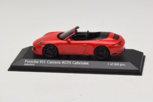 Porsche 911 991.1 Carrera 4 GTS Cabriolet Röd Minichamps 1:43 410067330 Metall