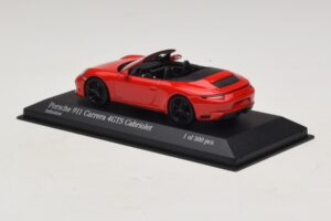 Porsche 911 991.1 Carrera 4 GTS Cabriolet Röd Minichamps 1:43 410067330 Metall — bild 3 av 5