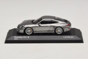 Porsche 911 991.1 R Silver Minichamps 1:43 410066224 Metall
