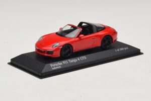 Porsche 911 991.1 Targa 4 GTS Röd Minichamps 1:43 410067340 Metall — bild 2 av 5