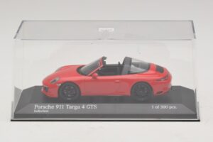 Porsche 911 991.1 Targa 4 GTS Röd Minichamps 1:43 410067340 Metall — bild 4 av 5