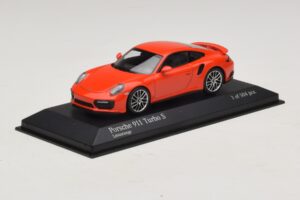 Porsche 911 991.1 Turbo S Orange Minichamps 1:43 410067171 Metall — bild 2 av 5