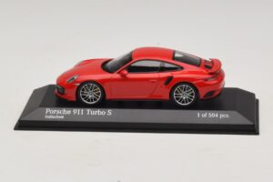 Porsche 911 991.1 Turbo S Röd Minichamps 1:43 410067170 Metall