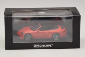 Porsche 911 991.2 Carrera 4 Cabriolet Orange Minichamps 1:43 410067231 Metall — bild 5 av 5