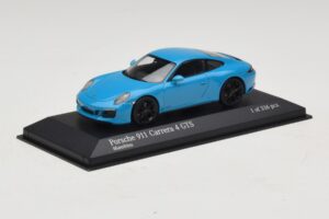 Porsche 911 991.2 Carrera 4 GTS Miami Blue Minichamps 1:43 410067322 Metall — bild 2 av 5