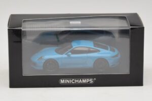 Porsche 911 991.2 Carrera 4 GTS Miami Blue Minichamps 1:43 410067322 Metall — bild 5 av 5