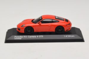 Porsche 911 991.2 Carrera 4 GTS Orange Minichamps 1:43 410067321 Metall