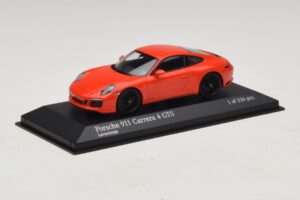 Porsche 911 991.2 Carrera 4 GTS Orange Minichamps 1:43 410067321 Metall — bild 2 av 5