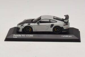 Porsche 911 991.2 GT2 RS Chalk Minichamps 1:43 410067237 Metall