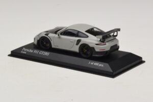Porsche 911 991.2 GT2 RS Chalk Minichamps 1:43 410067237 Metall — bild 3 av 5