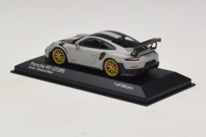 Porsche 911 991.2 GT2 RS Weissach Package Chalk Minichamps 1:43 410067220 Metall — bild 3 av 5