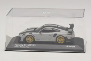 Porsche 911 991.2 GT2 RS Weissach Package Chalk Minichamps 1:43 410067220 Metall — bild 4 av 5