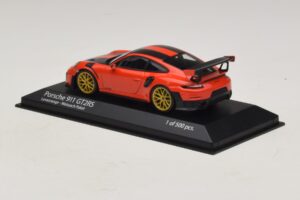 Porsche 911 991.2 GT2 RS Weissach Package Orange Minichamps 1:43 410067224 Metall — bild 3 av 5