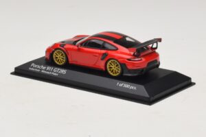 Porsche 911 991.2 GT2 RS Weissach Package Röd Minichamps 1:43 410067221 Metall — bild 3 av 5