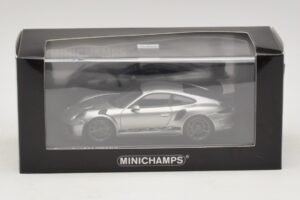 Porsche 911 991.2 GT3 RS Silver Minichamps 1:43 410067020 Metall — bild 5 av 5