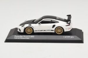 Porsche 911 991.2 GT3 RS Vit Med Weissach Package Minichamps 1:43 410067022 Metall