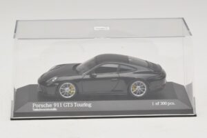 Porsche 911 991.2 GT3 Touring Svartmetallic Minichamps 1:43 410067424 Metall — bild 4 av 5