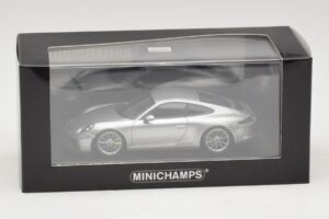 Porsche 911 991.2 GT3 Touring Silver Minichamps 1:43 410067422 Metall — bild 5 av 5