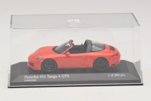 Porsche 911 991 Targa 4 GTS Orange Minichamps 1:43 410067341 Metall — bild 4 av 5