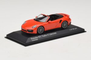 Porsche 911 991 Turbo S Cabriolet Orange Minichamps 1:43 410067181 Metall — bild 2 av 5