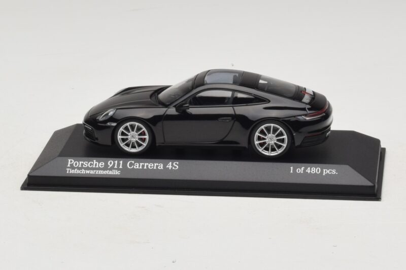 Porsche 911 992 Carrera 4S Svartmetallic Minichamps 1:43 410069320 Metall
