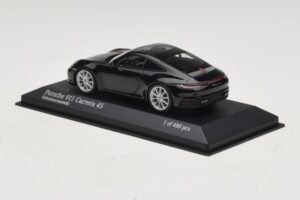 Porsche 911 992 Carrera 4S Svartmetallic Minichamps 1:43 410069320 Metall — bild 3 av 5