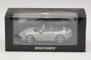 Porsche 911 992 Carrera 4S Cabriolet Grå Minichamps 1:43 410069331 Metall — bild 5 av 5