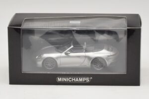 Porsche 911 992 Carrera 4S Cabriolet Silver Minichamps 1:43 410069330 Metall — bild 5 av 5