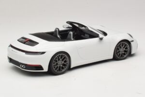 Porsche 911 992 Carrera 4S Cabriolet Vit Minichamps 1:18 155067330 Metall — bild 2 av 6