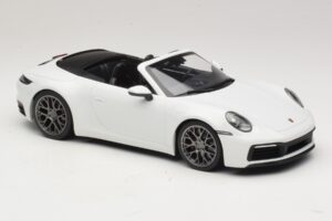 Porsche 911 992 Carrera 4S Cabriolet Vit Minichamps 1:18 155067330 Metall — bild 4 av 6