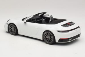 Porsche 911 992 Carrera 4S Cabriolet Vit Minichamps 1:18 155067330 Metall — bild 5 av 6