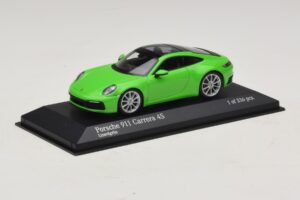 Porsche 911 992 Carrera 4S Grön Minichamps 1:43 410069322 Metall — bild 2 av 5