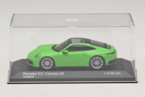 Porsche 911 992 Carrera 4S Grön Minichamps 1:43 410069322 Metall — bild 4 av 5