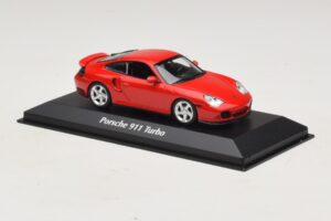 Porsche 911 996 Turbo Röd Maxichamps 1:43 940069300 Metall — bild 3 av 5