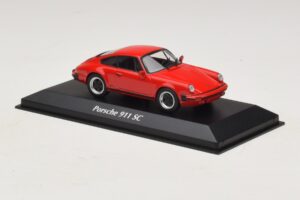 Porsche 911 SC Röd Maxichamps 1:43 940062021 Metall — bild 3 av 5